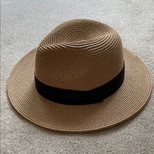 Women’s adjustable fedora style hat with black band